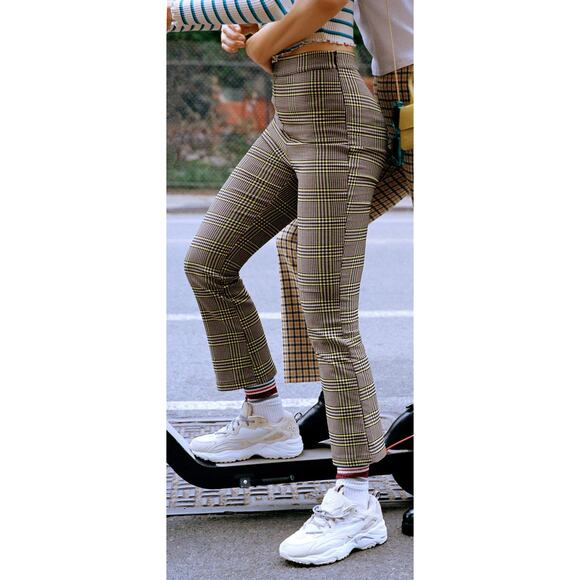 URBAN OUTFITTERS Lola Plaid Kick Flare Pant Size 8 - Picture 1 of 7